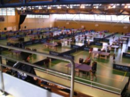 La halle des sports du CREUSOT avec ses 32 tables