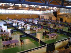 La Halle des sports du CREUSOT avec ses 32 tables